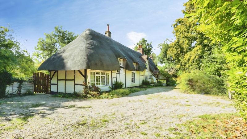 Laburnum, Harts Lane, Newbury, RG20 9JY