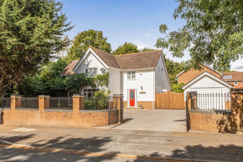 West Lodge , Balmoral Way, Rownhams, Southampton, SO16 8LU