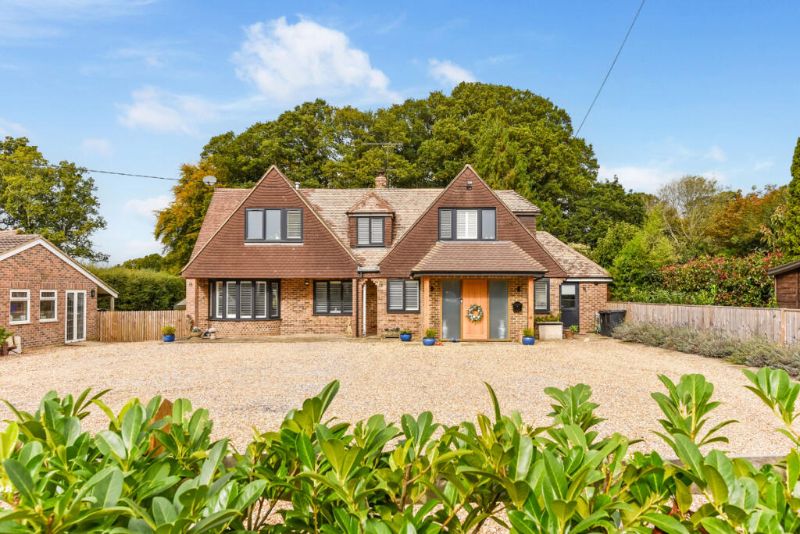 The Martlets, Bridle Lane, Arundel, Slindon, BN18 0NA
