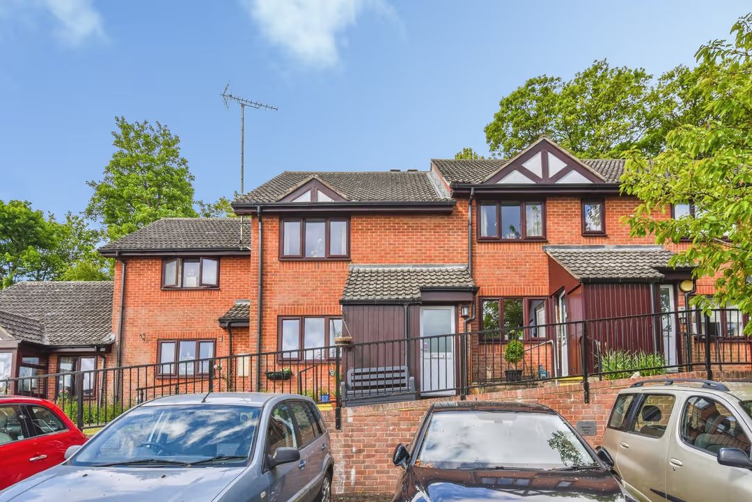 23, Flers Court